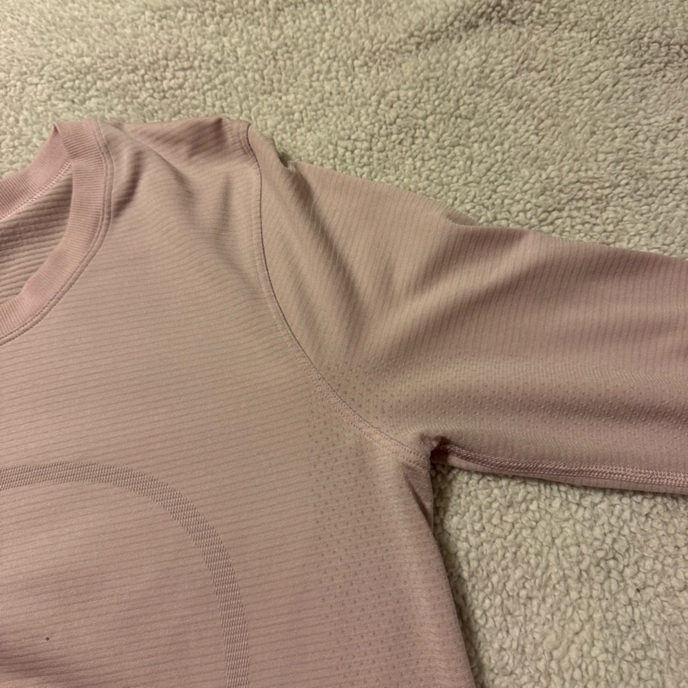 Lululemon Swiftly Relaxed Long-Sleeve Shirt
Light Pink Crewneck Top Tech - Picture 7 of 10